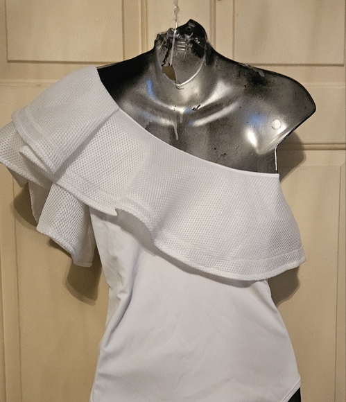 Ritzy Ruffle Bodysuit - Picture 2 of 8